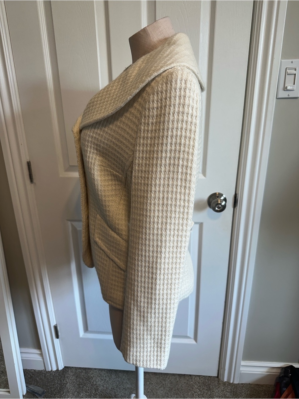 Jessica Cream Textured Button Jacket - Picture 4 of 6